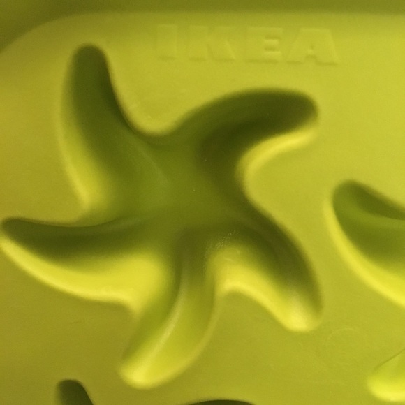 Two IKEA Candy Butter Water Molds Starfish Fish - Picture 7 of 8